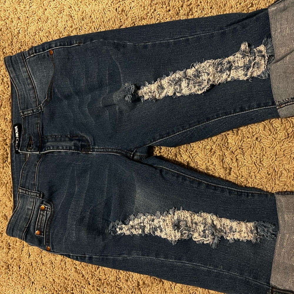 Stretchy/fitted Jean shorts
